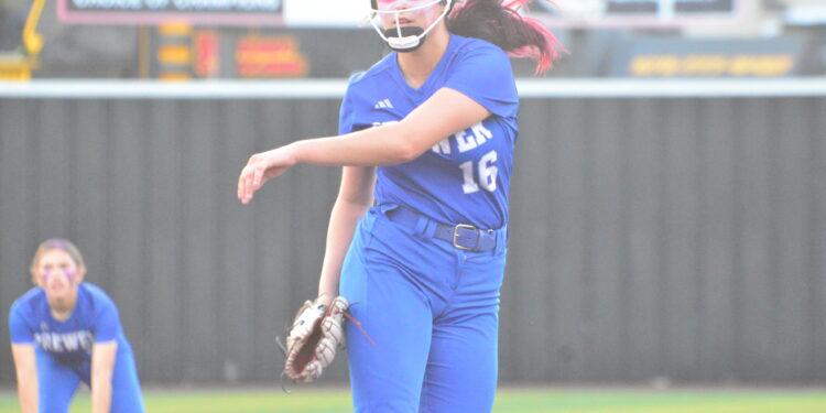 Brewer has huge 8th inning, rallies to beat Colleyville Heritage in playoff opener